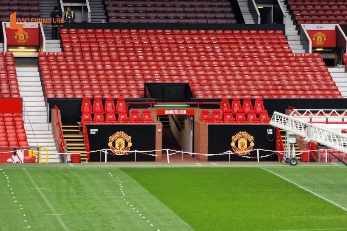 Sân vận động Old Trafford sử dụng ghế thương hiệu Bluecube Seating